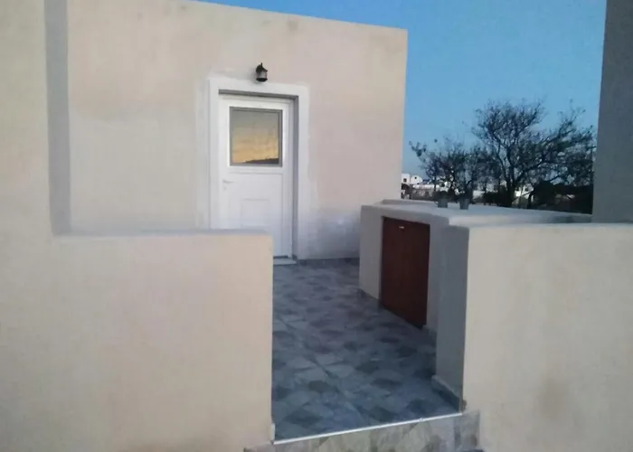 Leivadaros Apartments *