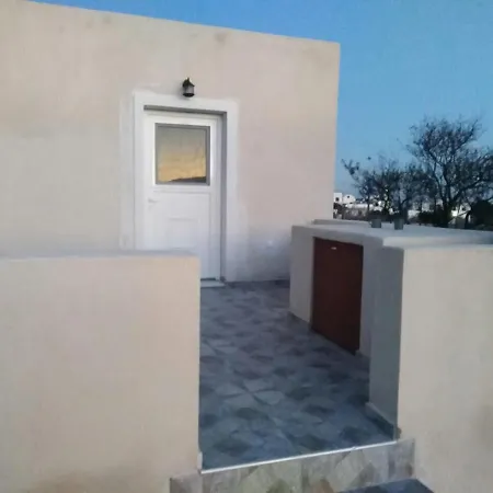 Leivadaros Apartments *