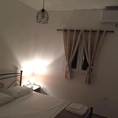 Leivadaros Apartments *