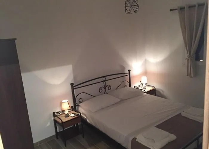 Leivadaros Apartments Ferienhaus Perissa (Santorini)