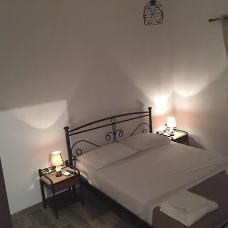 Leivadaros Apartments Tatil Evi Perissa (Santorini)